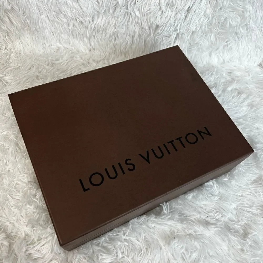 Louis vuitton box and ribbon